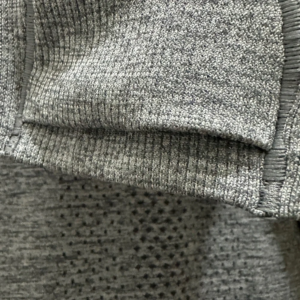 393 Lululemon Peloton | NWT Sri Lanka Swiftly Tech Long Sleeve 2.0 Gray (Size 6) - Picture 10 of 16